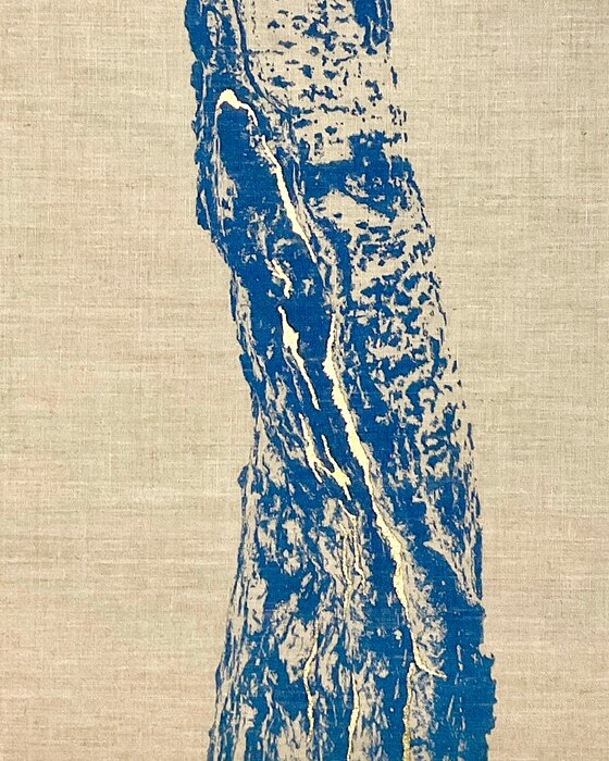 «Memorias Visibles V», cianotipia sobre lino de Sara Tana